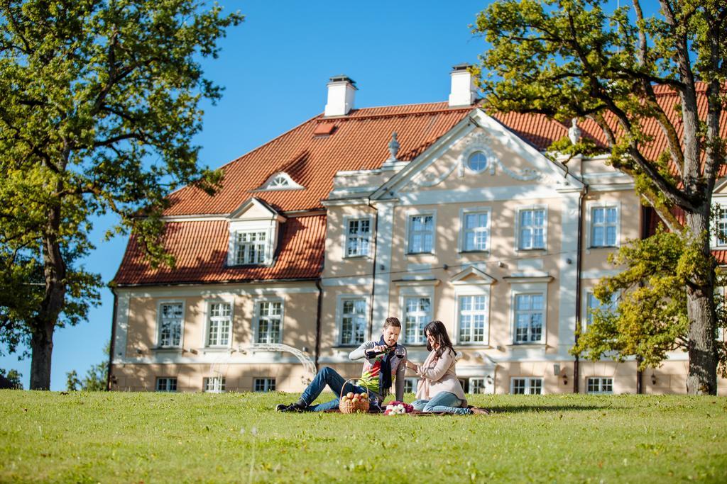 Malpils Manor Hotell Eksteriør bilde