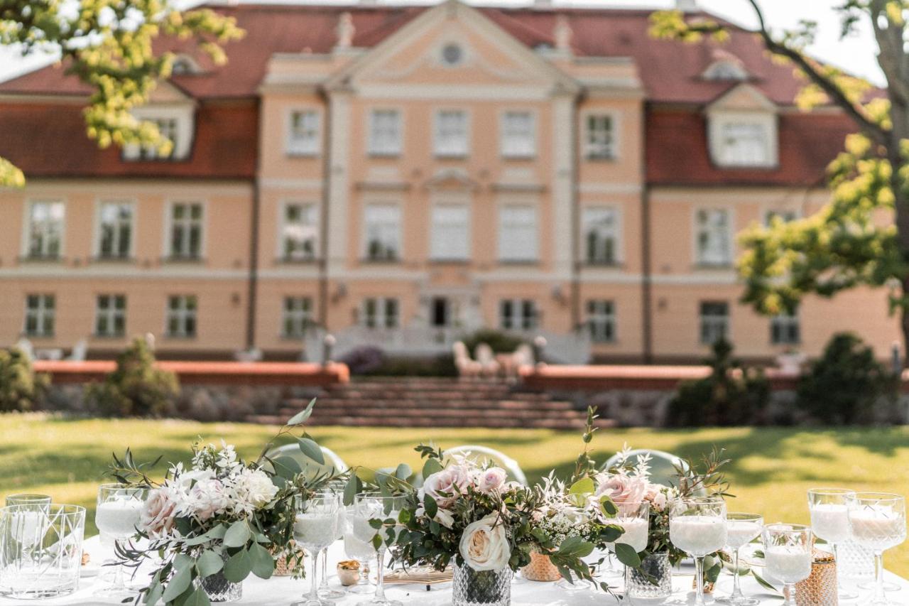 Malpils Manor Hotell Eksteriør bilde
