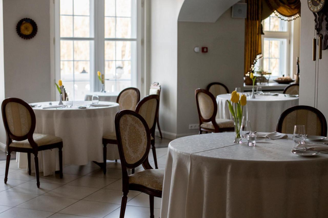 Malpils Manor Hotell Eksteriør bilde