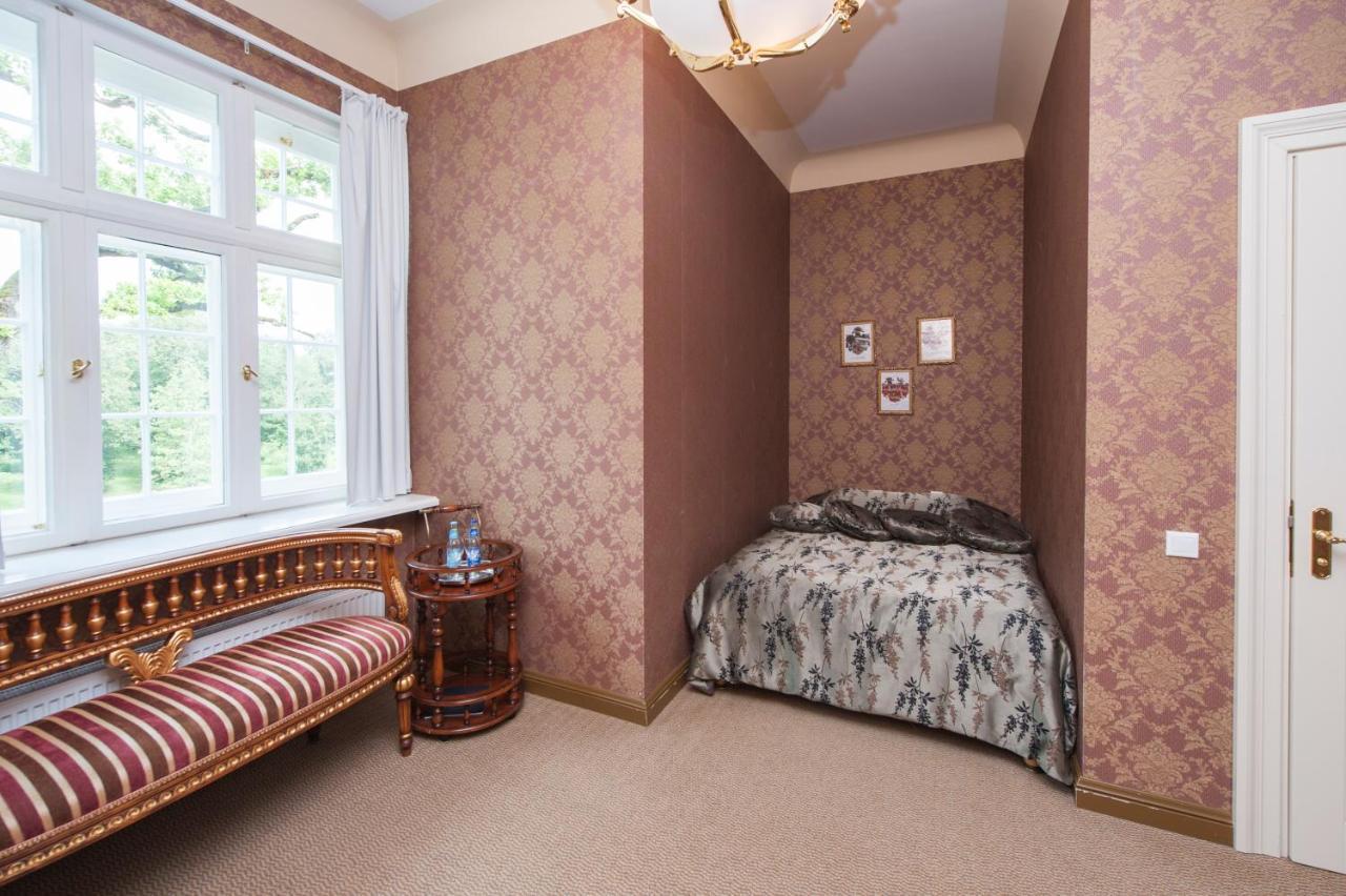 Malpils Manor Hotell Eksteriør bilde
